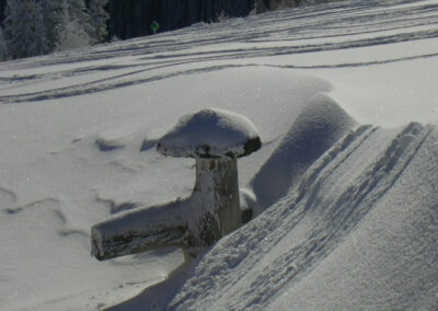 Schneemassen am Berg